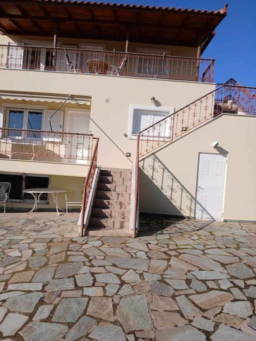 Παραθαλασσιο Σπιτι Στην Εξοχη Villa Tsakei Eksteriør billede